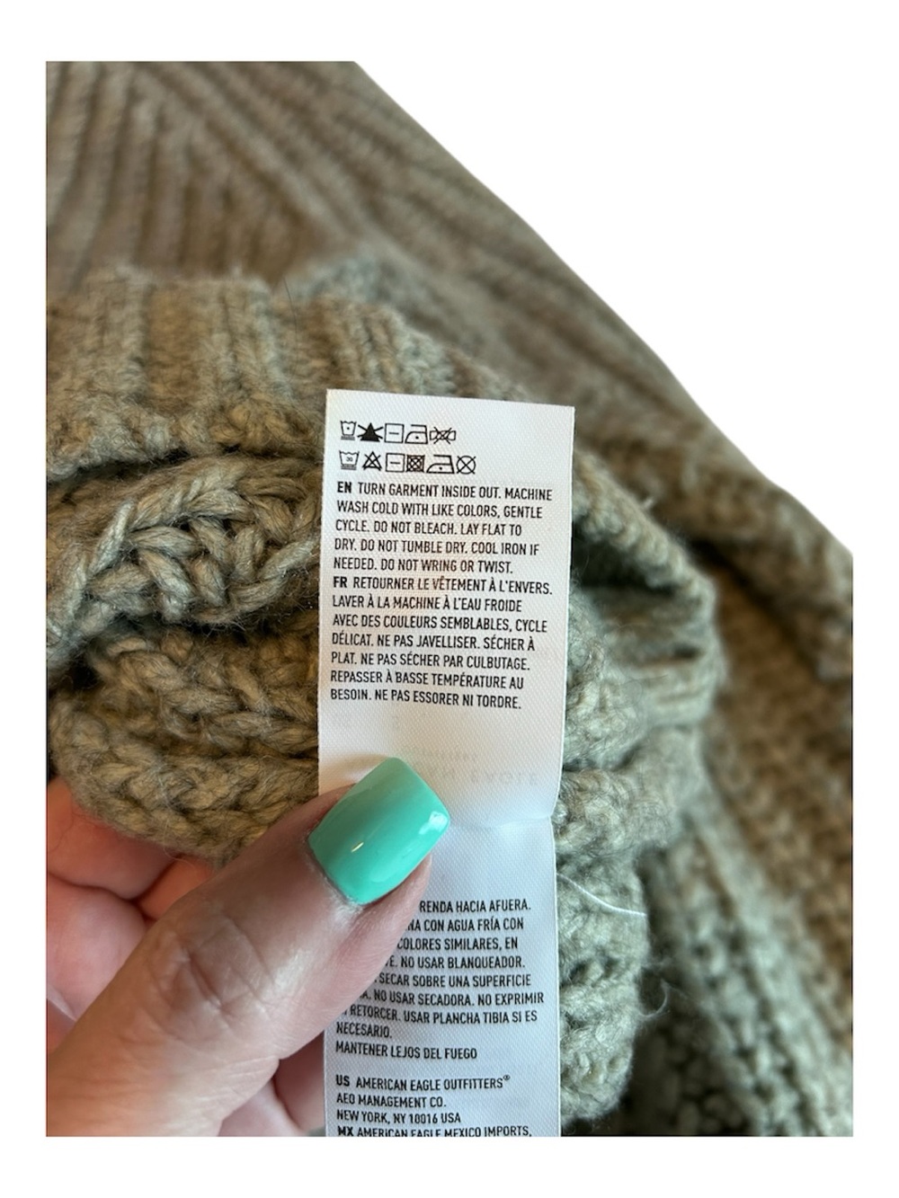 American Eagle Outfitters V-Neck Chunky Knit Sweater - Picture 7 of 7